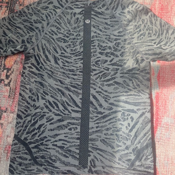 Lululemon Long Sleeves Race Length Swifty Tech 2.0 - Picture 2 of 5